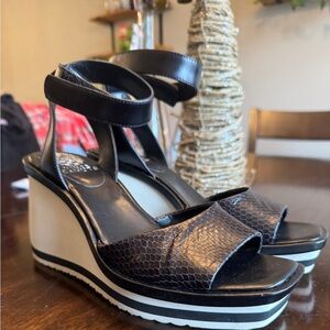 Platform wedge sandals black tan